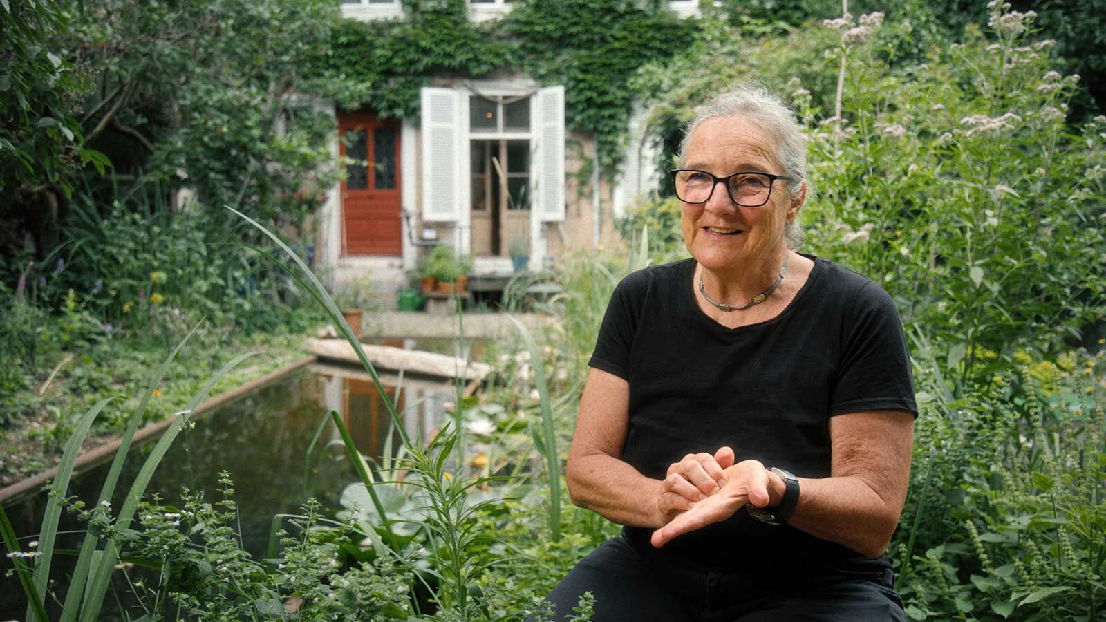 Schon seit Jahrzehnten setzt sich Barbara Buser für zirkuläres Bauen ein: ressourcenschonend, gemeinschaftlich und mit bemerkenswerter Experimentierfreude.