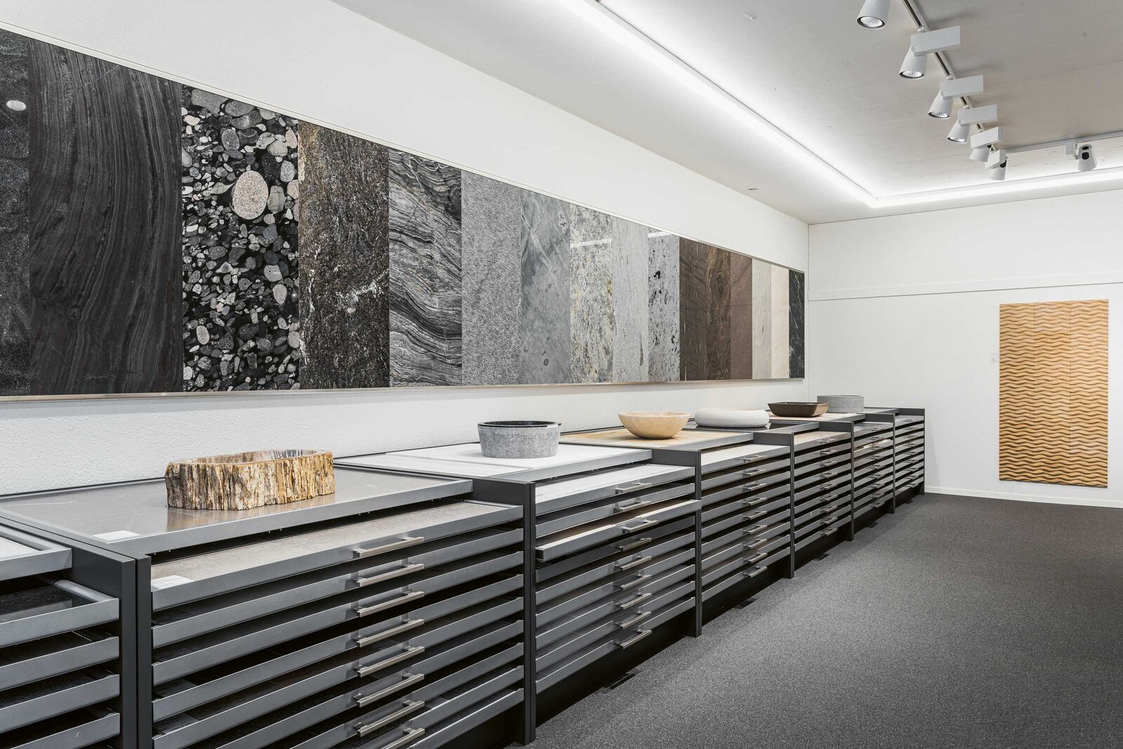 Formfestigkeit, Farbenvielfalt und beinahe unbegrenzte Anwendungsmöglichkeiten sind die besonderen Vorzüge von Naturstein. Die Keravita AG zeigt die grosse Palette des Naturmaterials.
