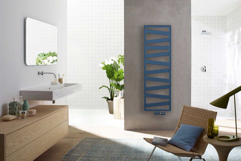 Farbenfroh: Zusammen mit der Farbtrend-Expertin Juliette Baumgartner hat Zehnder langfristige Trends in den Bereichen Architektur, Interior Design, Bad, Living, Oberflächen und Materialien unter die Lupe genommen und fünf eigene Farbwelten entwickelt – damit der Heizkörper mehr als nur ein Wärmespender im Haus ist. So sorgt beispielsweise die Farbwelt «The Sanctuary – Der heilige Ort» mit hellen Farben für ein beruhigendes Raumgefühl. Die in dunklen Farbtönen gehaltene Farbwelt «The Mystical Home – Das mystische Heim» steht für persönliche Rituale und Wellness, während Farben wie Salbeigrün Wellness, Natur und den Wunsch nach einer natürlichen Umgebung symbolisieren. Zehnder Group Schweiz AG, www.zehnder-systems.ch