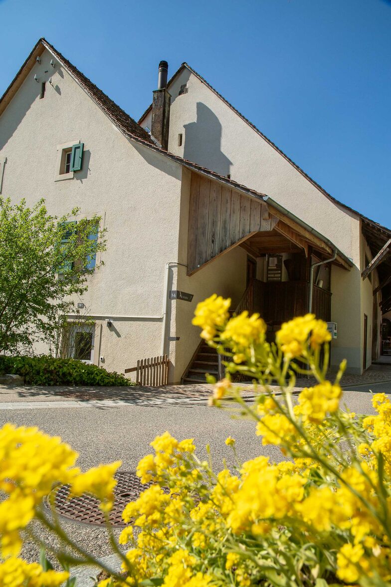 Das 230-jährige Bauernhaus ist ein für das Baselbiet typisches Posamenterhaus.