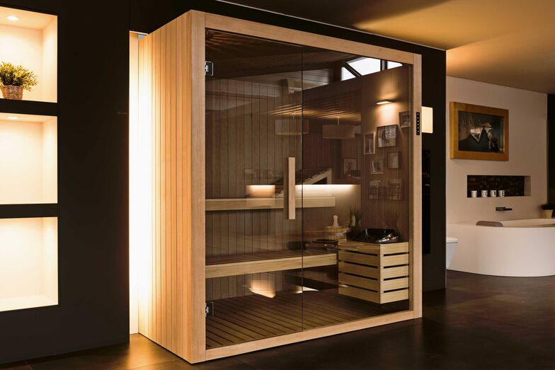 Die Marmobisa AG hat sich das finnische Sprichwort «Bau zuerst deine Sauna, dann dein Haus» zu Herzen genommen und bietet ganz unterschiedliche Saunas in diversen Ausführungen, Materialien und Grössen an. www.marmobisa.ch